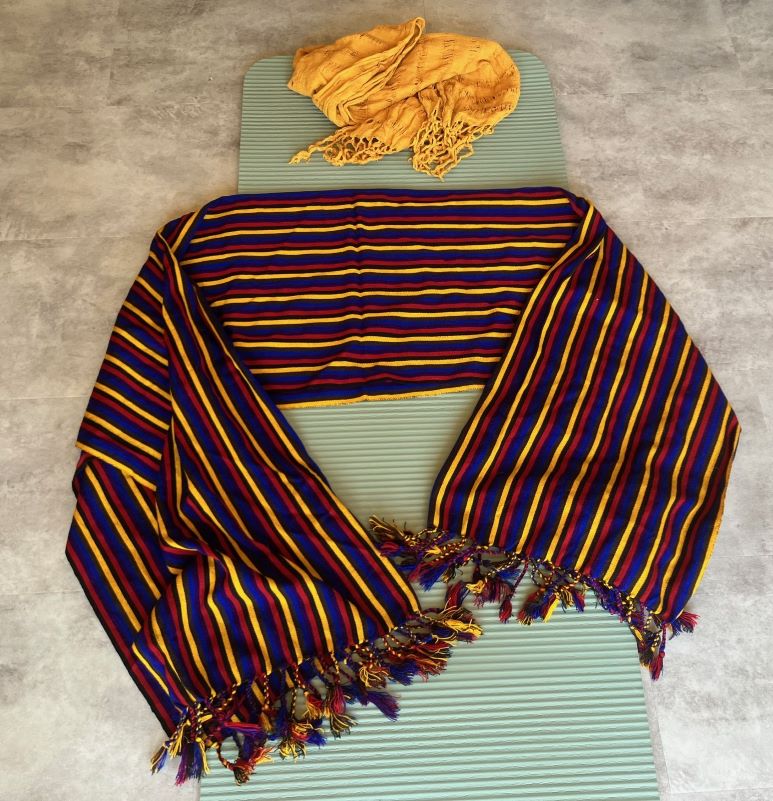 Photo d'un rebozo utilisé par la doula r'Eve lors d'un rituel Rebozo